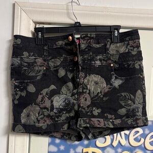 Tinseltown Black Floral Jean Shorts
